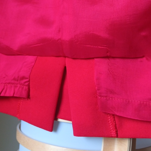Waist 14" Classic Red Women's Skirt Made in Canada - Picture 12 of 14